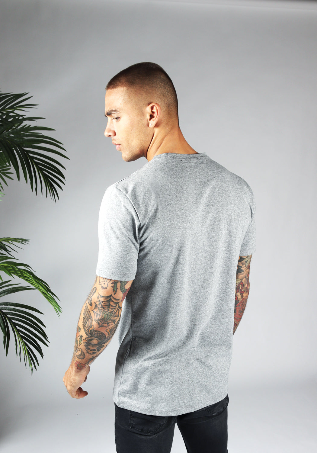 Straight Fit Stretch Tee – Grey
